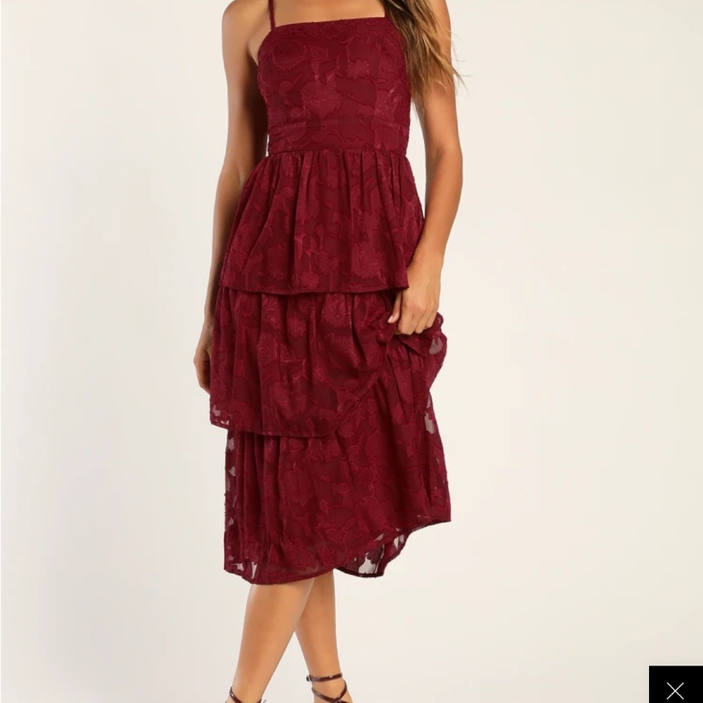 Lulu’s Grace and Beauty Burgundy Burnout Floral Print
Tiered Dress